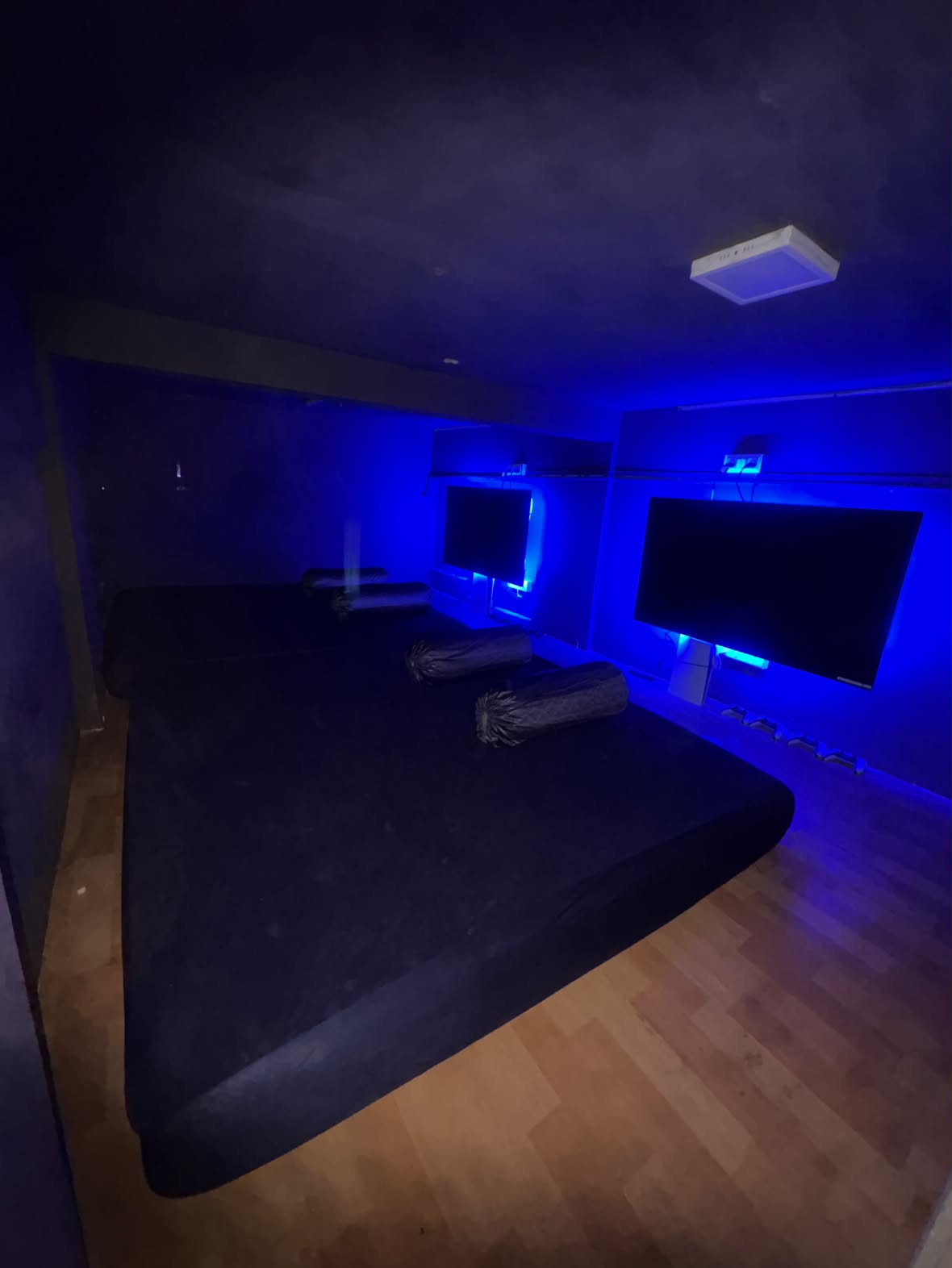 ZeroPing Esports Café night gaming session Kharghar